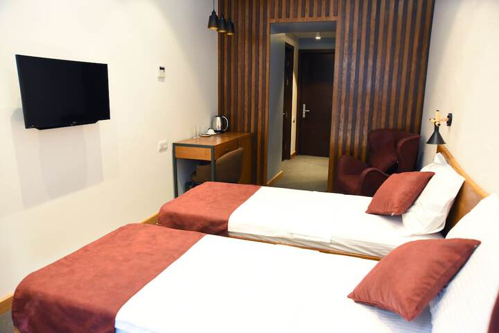 Room 6 of 49