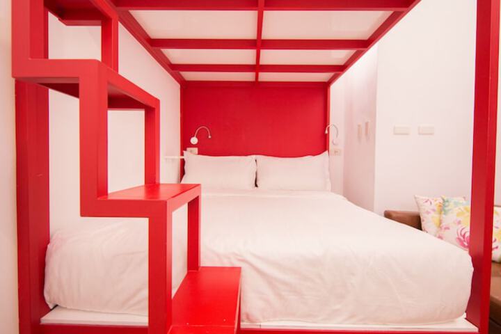 Room 23 of 170