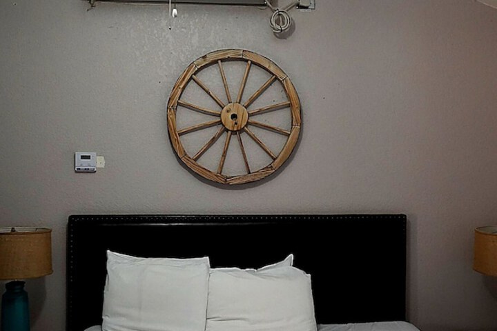 Room 17 of 81