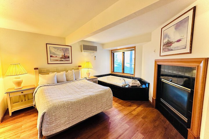 2 Queen Beds (9 of 15)