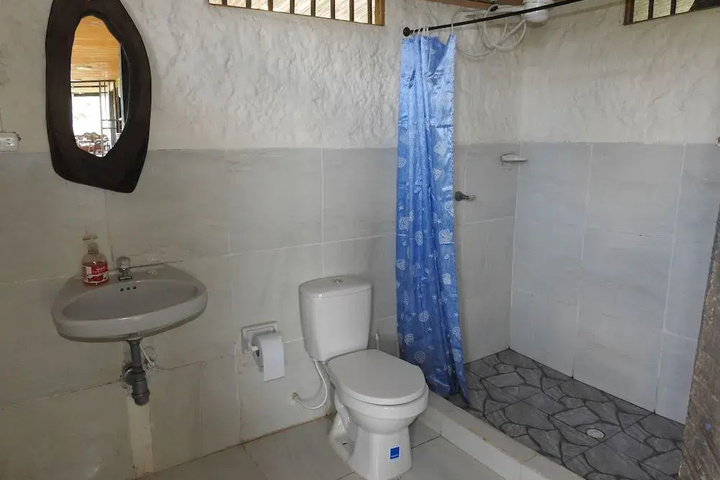Room 5 of 11