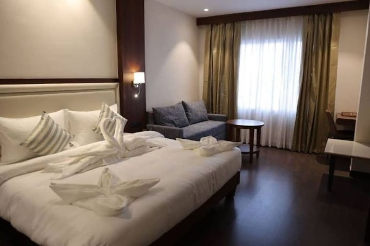 Room 6 of 19