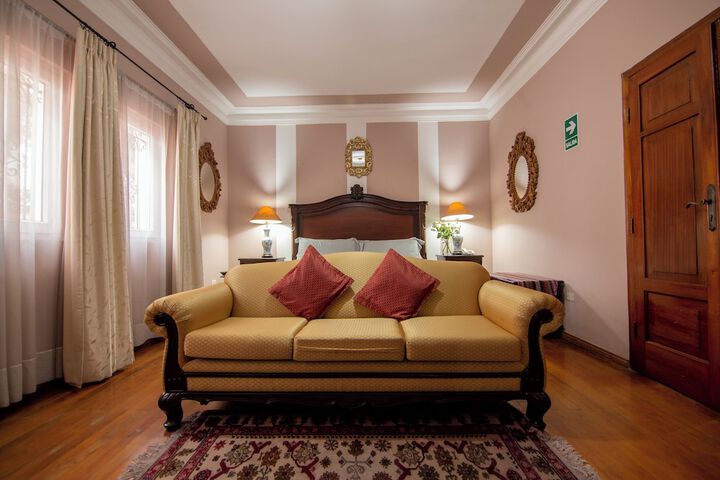 Room 17 of 39