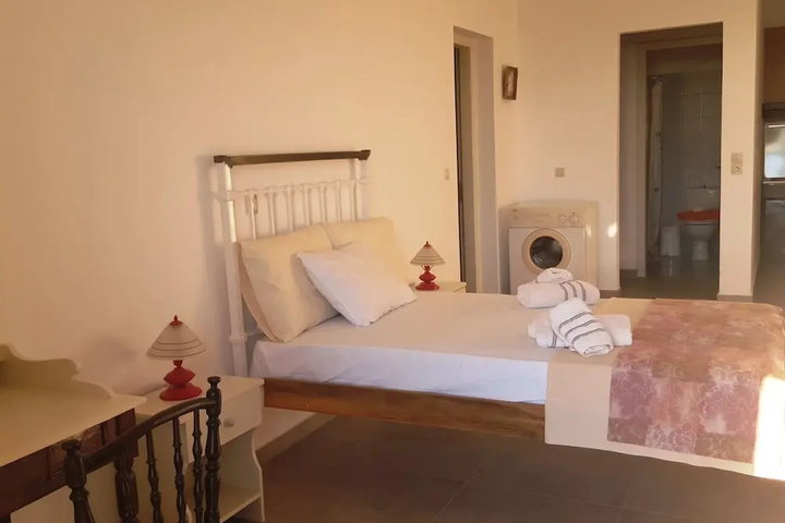 Room 2 of 25