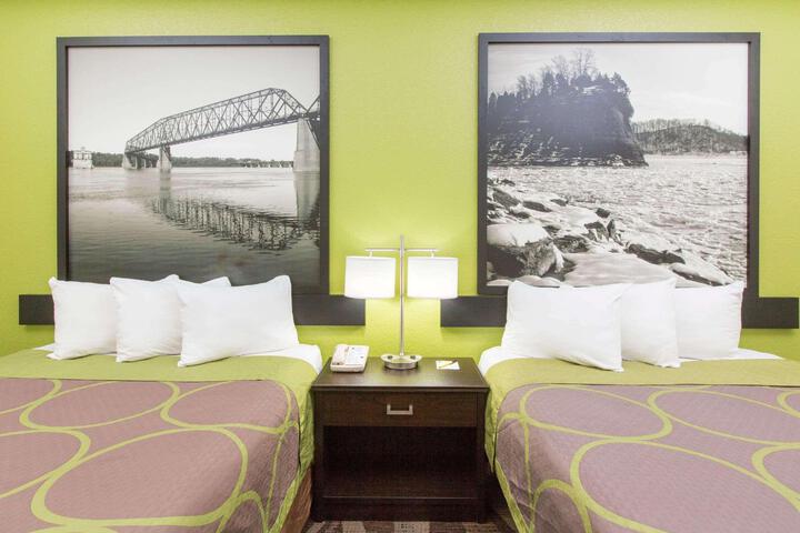 2 Queen Beds (2 of 11)