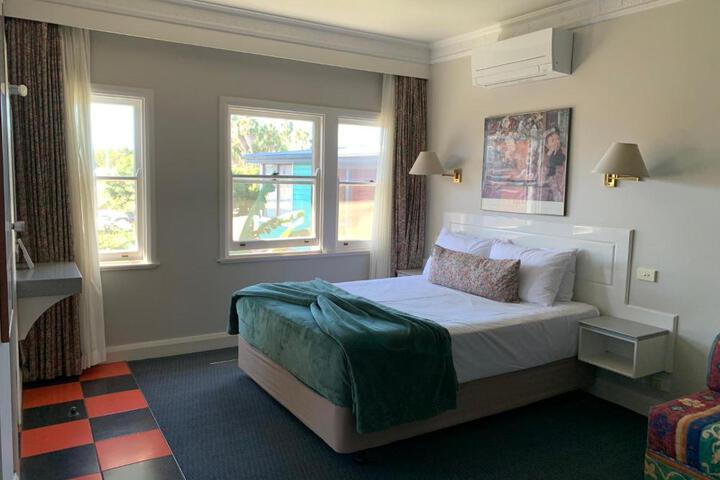 Photo of Moruya Monarch Hotel
