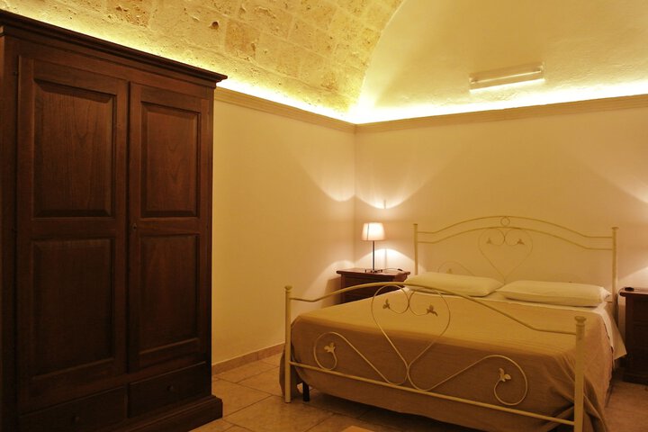 Room 15 of 42