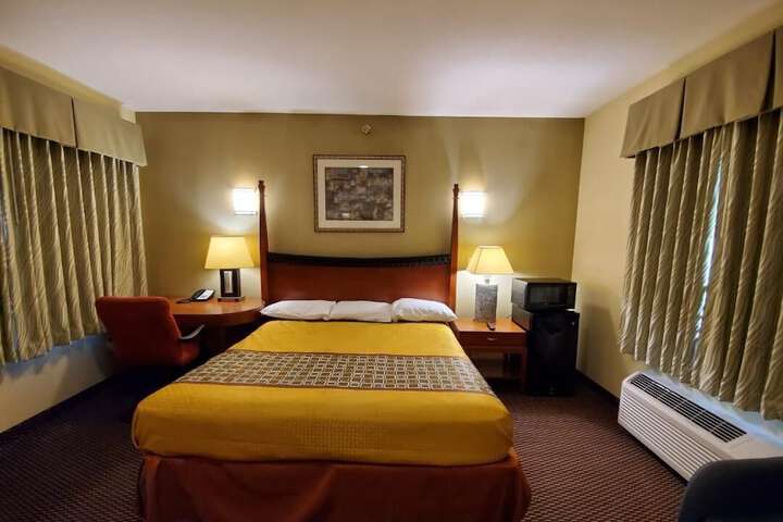 Room 10 of 43