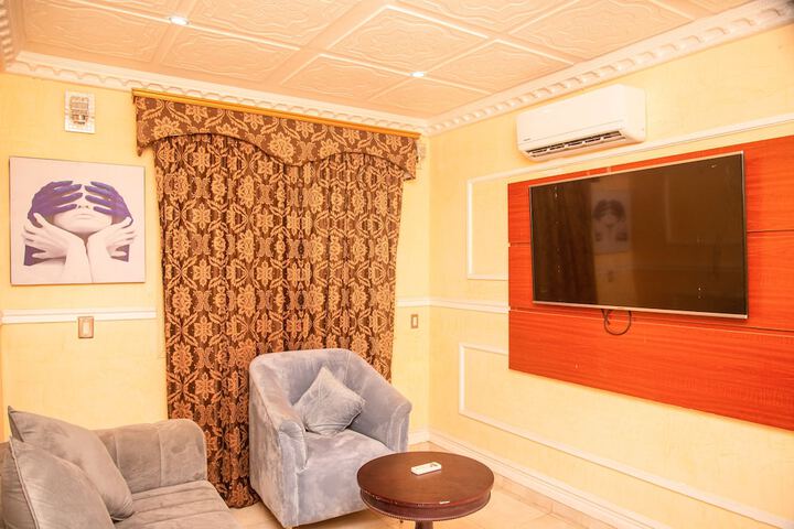 Room 21 of 40