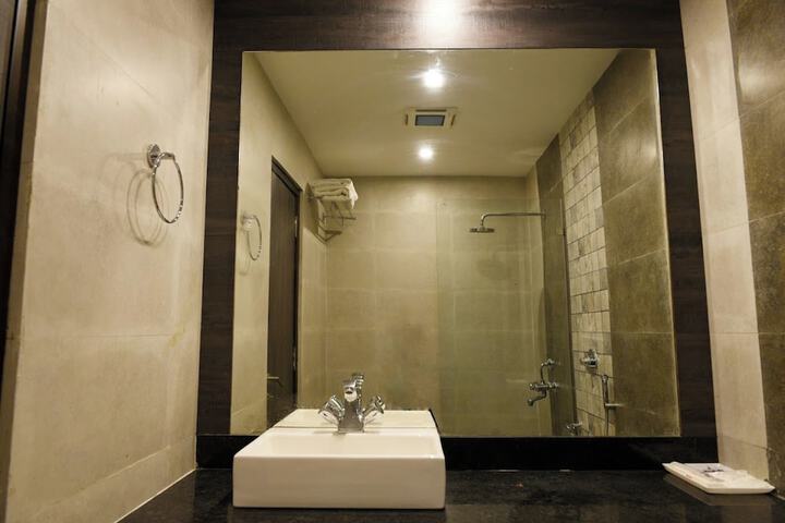 Room 12 of 15