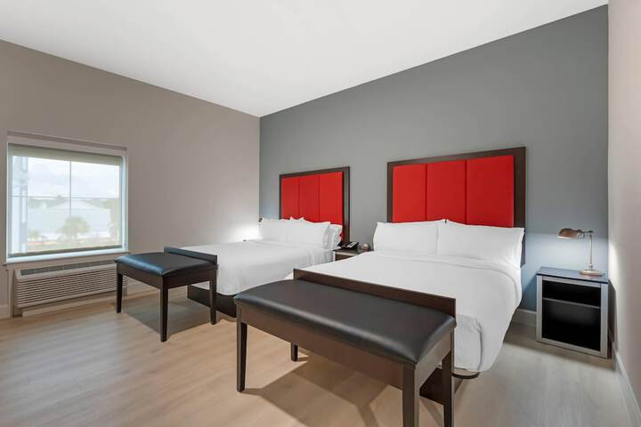 Room 6 of 48