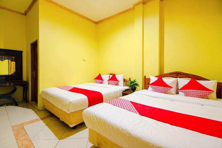 Room 9 of 34