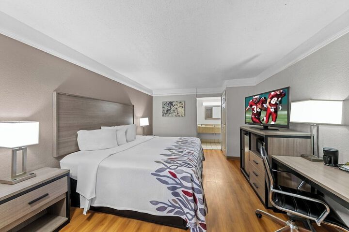 Room 9 of 36