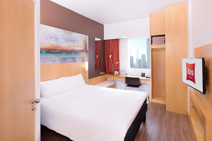 Room 4 of 95
