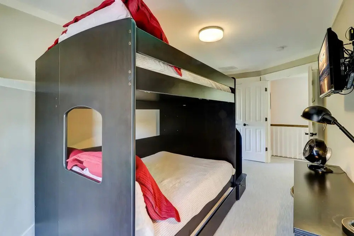 Room 5 of 21