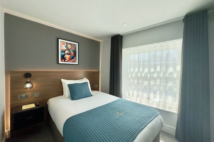 Room 10 of 49