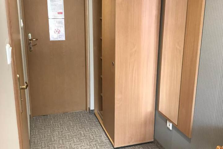 Room 27 of 62