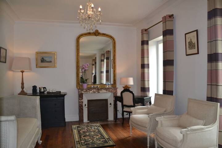 Room 21 of 34