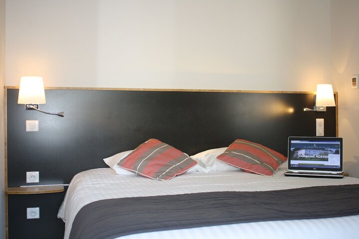 Room 5 of 48