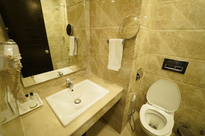 Room 15 of 31