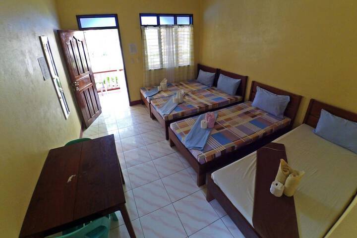 Room 6 of 40