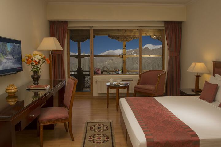 Room 4 of 79