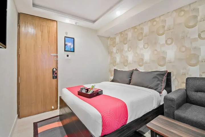 Room 4 of 15
