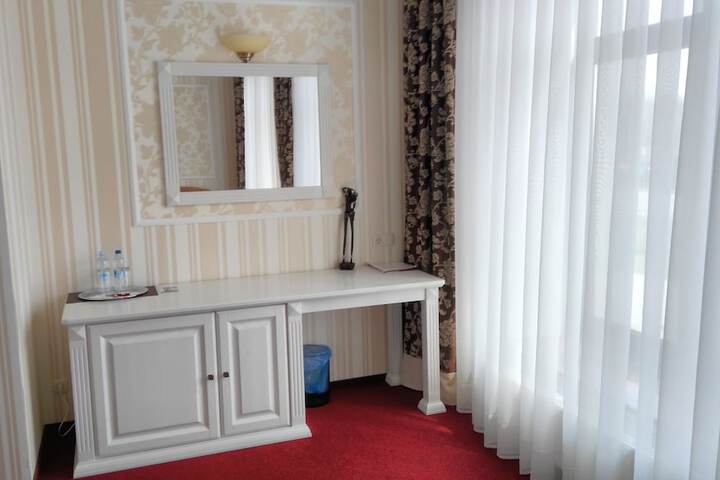 Room 10 of 35