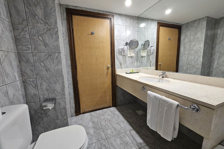 Room 15 of 31