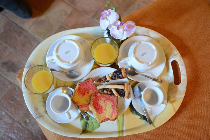 Breakfast/Coffee Service 72 of 97