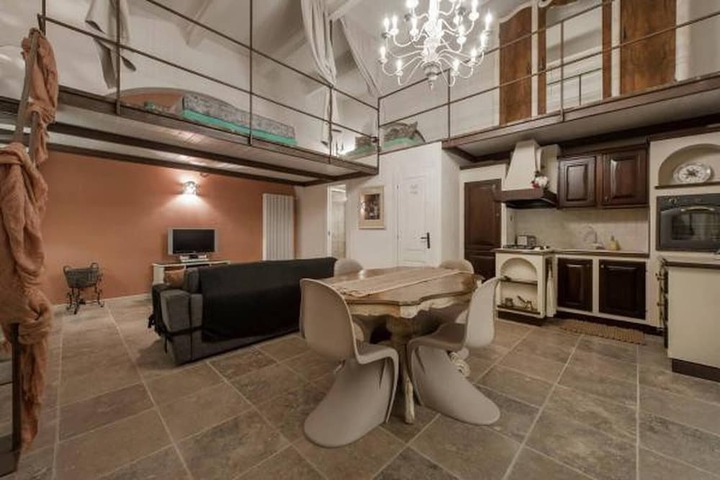 Room 11 of 25