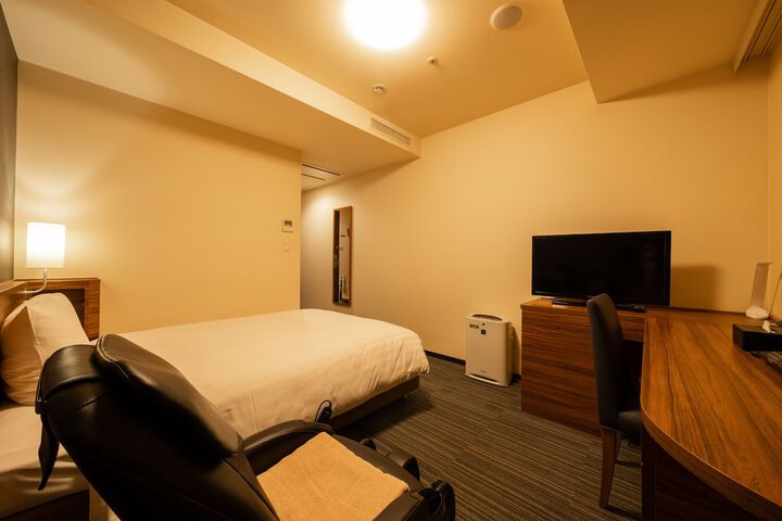 Room 16 of 34