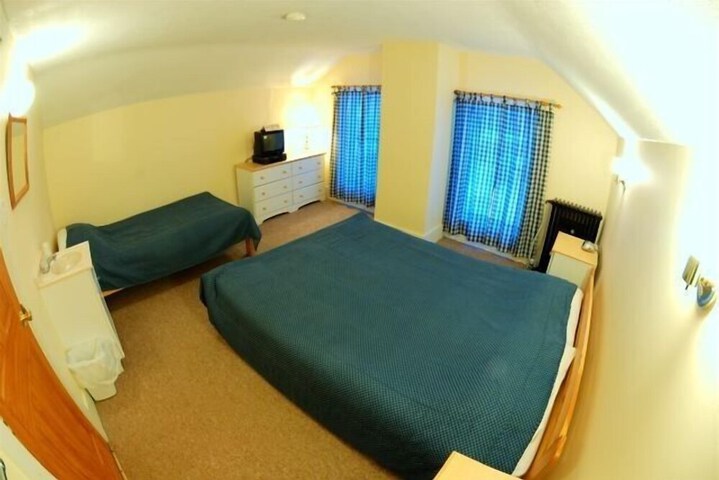 Room 15 of 37