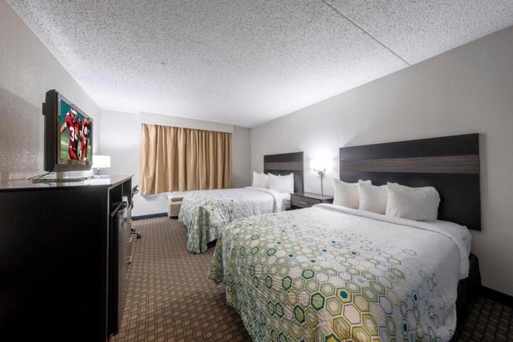 2 Double Beds (6 of 14)
