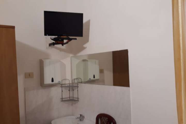 Room 19 of 34
