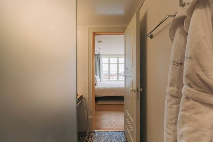 Room 121 of 186