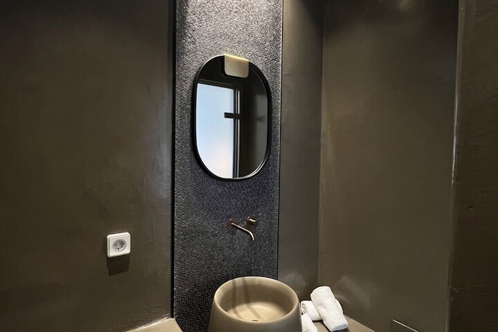 Room 74 of 86
