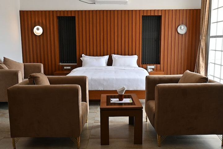 Room 3 of 30