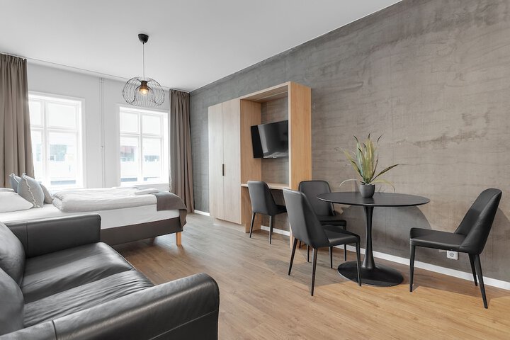 Room 10 of 62