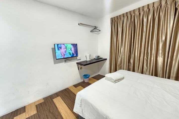 Room 11 of 24