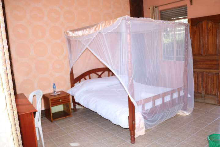 Room 8 of 22