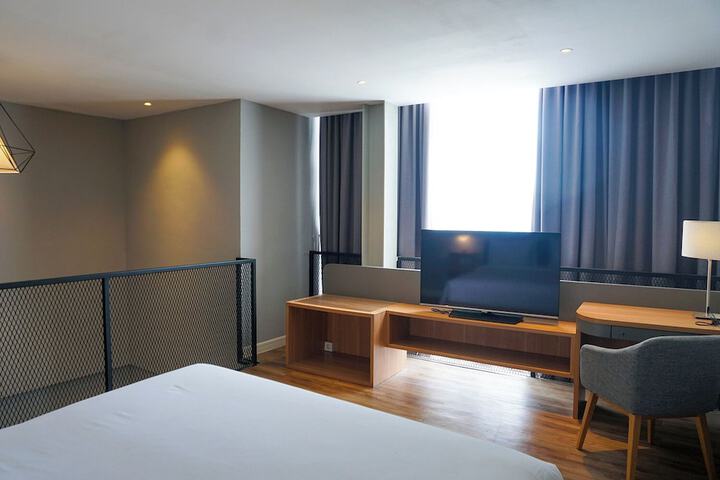 Room 15 of 40