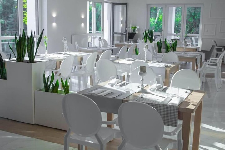 Dining 26 of 47