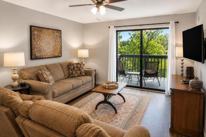 Image of Ozark Mountain Retreat Family Condo with Resort Amenities