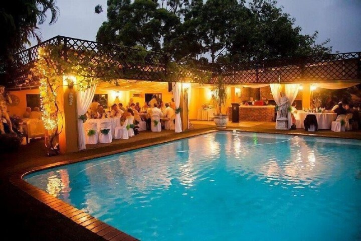 Hotel Pool