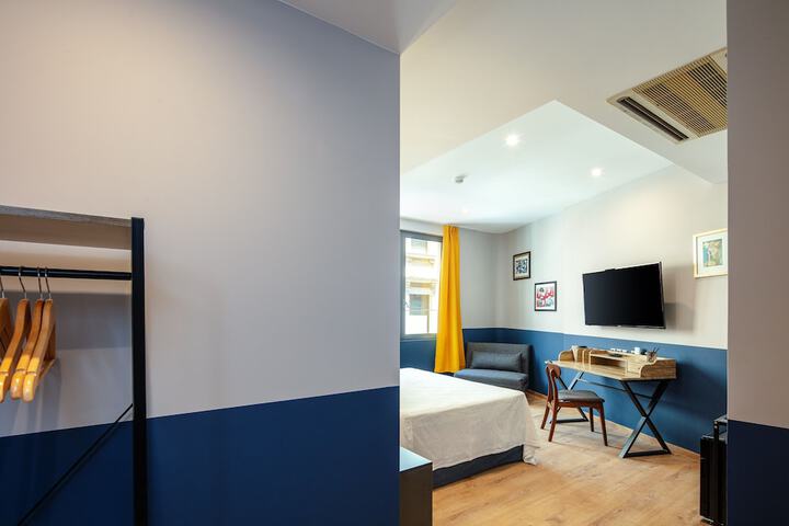 Room 12 of 112