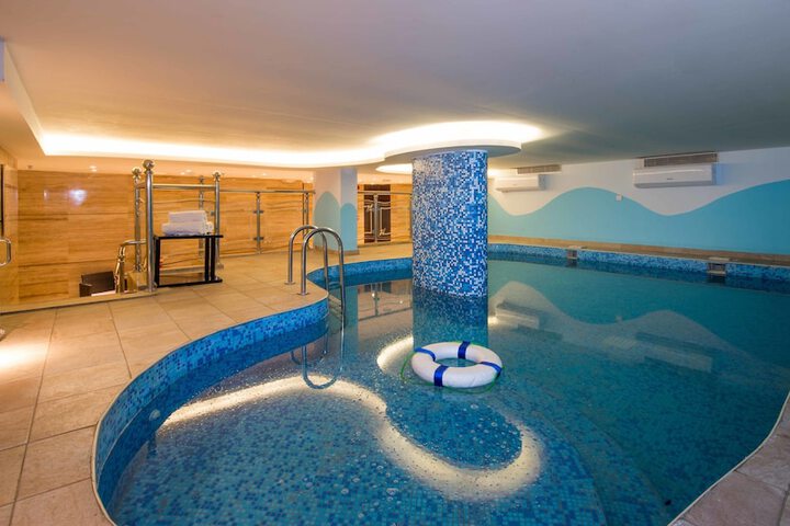 Pool 19 of 46