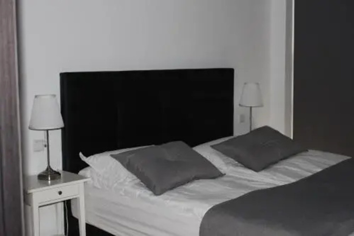 Room 3 of 9