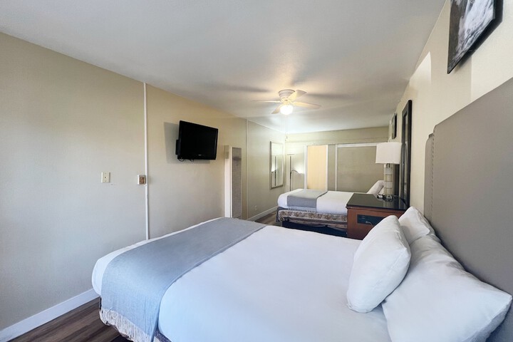Room 9 of 43