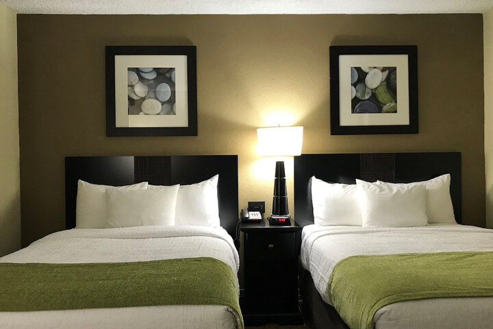 Room 9 of 18